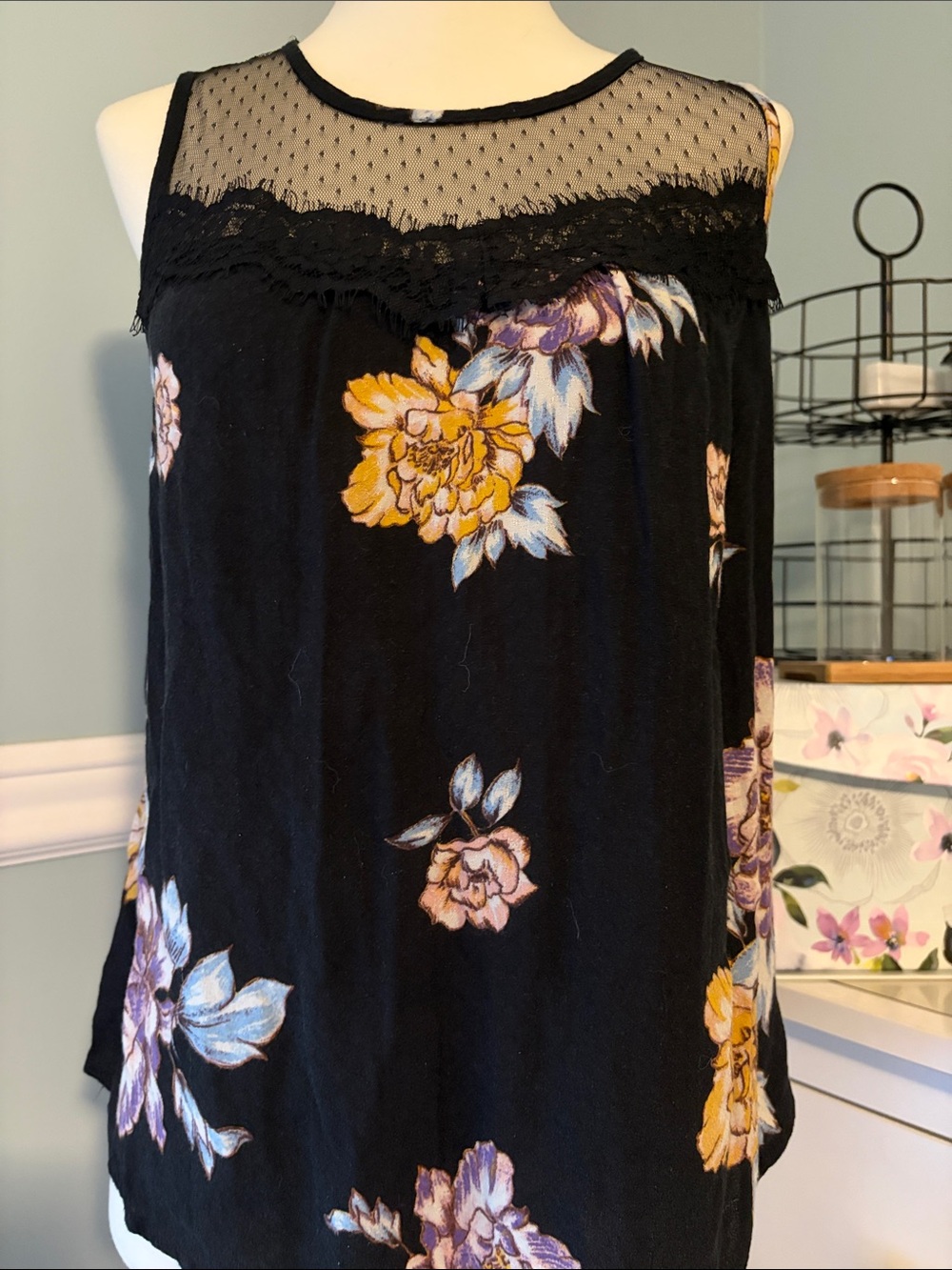 Black Floral Lace Yoke Sleeveless Top